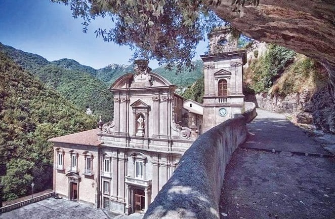 Corpo di Cava e la Badia della Santissima Trinità